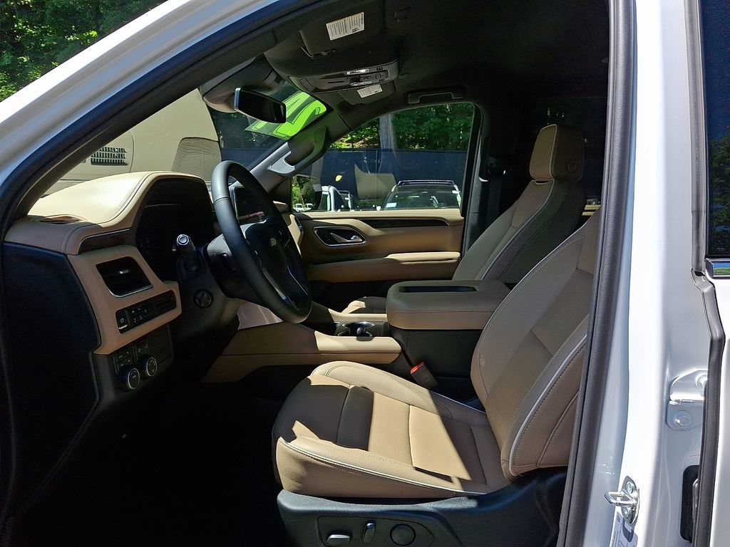 Used 2024 Chevrolet Suburban Premier AWD/4WD image 14