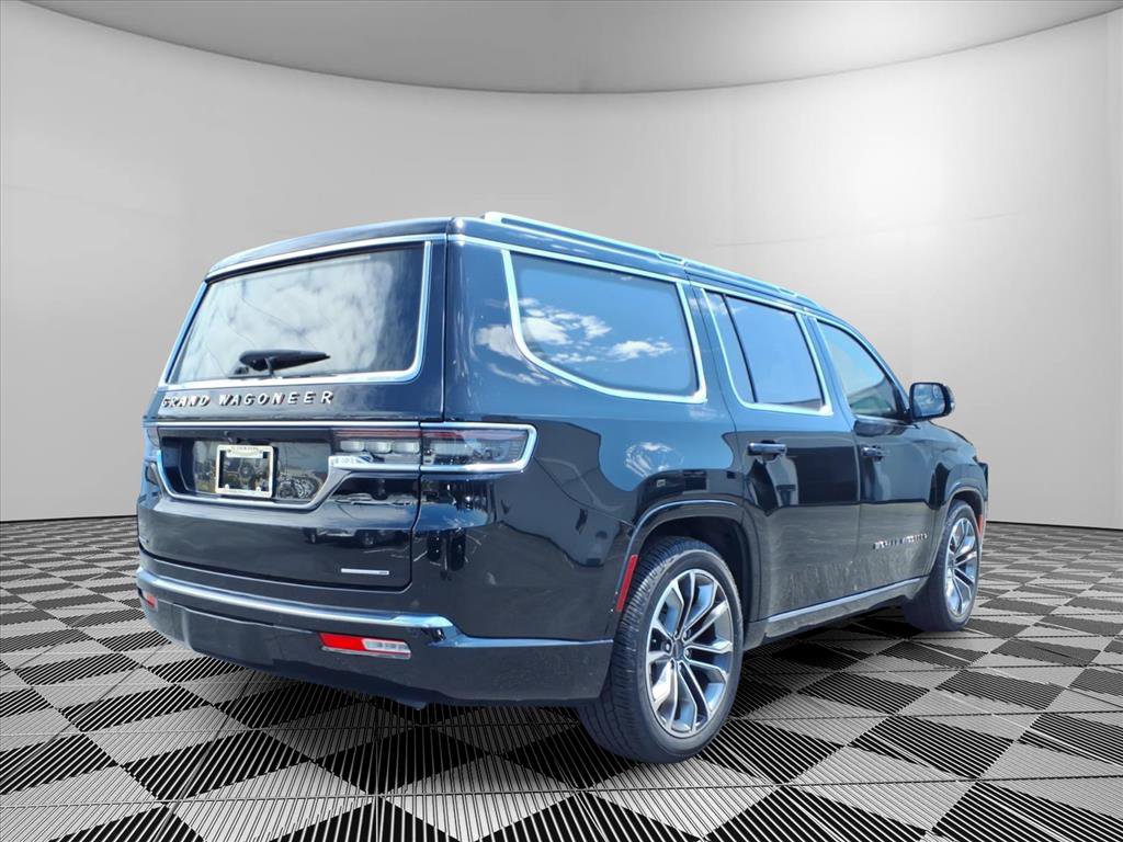Used 2023 Jeep Grand Wagoneer Series III AWD/4WD image 29