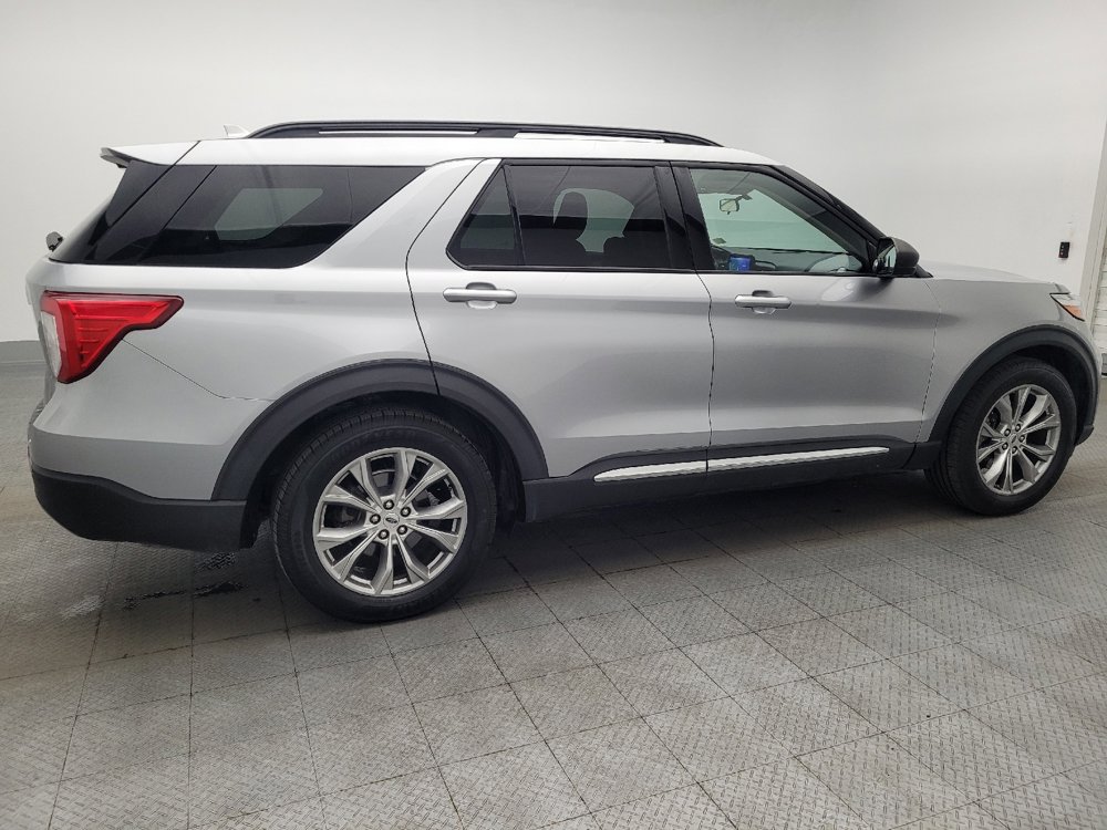 Used 2020 Ford Explorer XLT w/ Equipment Group 202A RWD image 10