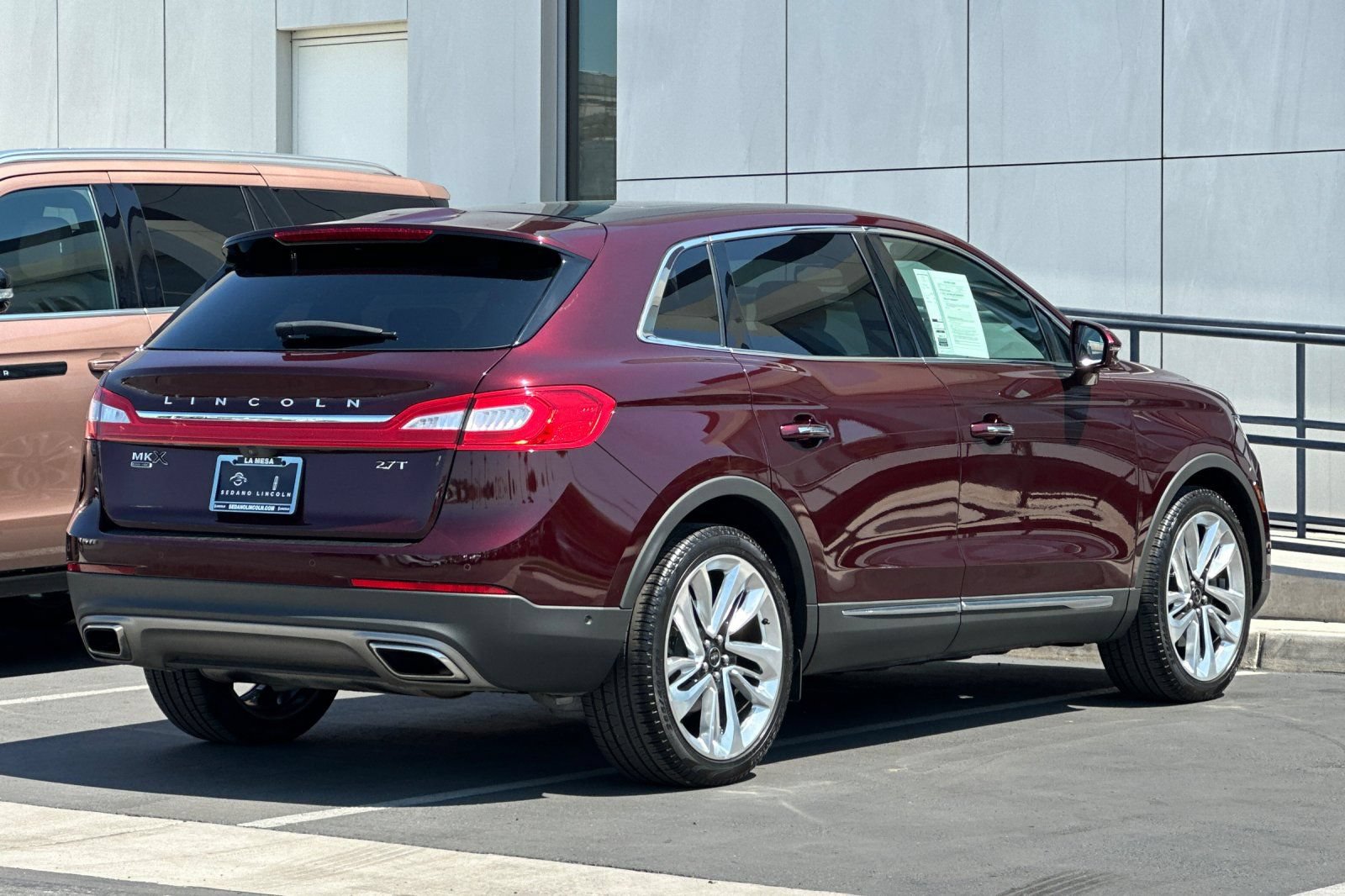 Used 2018 Lincoln MKX Black Label w/ Driver Assistance Package FWD image 3