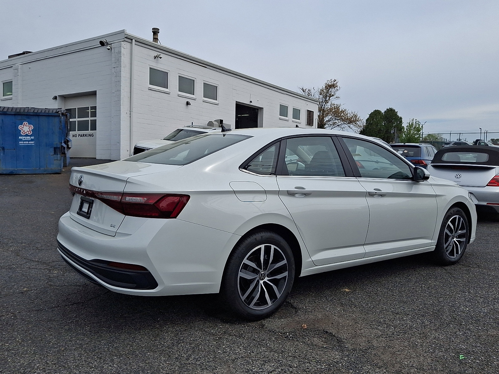 New 2026 Volkswagen Jetta SE FWD image 4