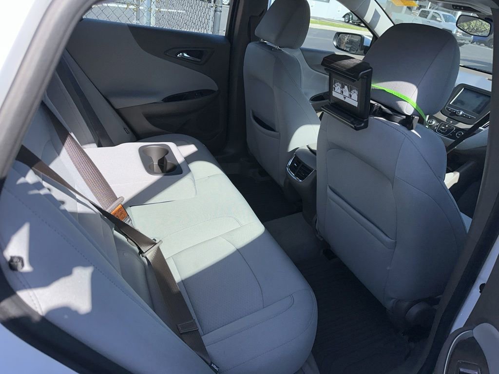 Certified 2018 Chevrolet Malibu LT w/ LPO, Convenience Package 2 FWD image 4