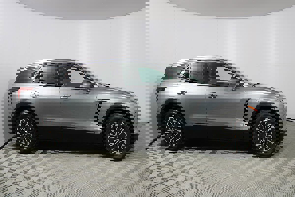 Used 2024 Chevrolet Blazer EV LT image 34