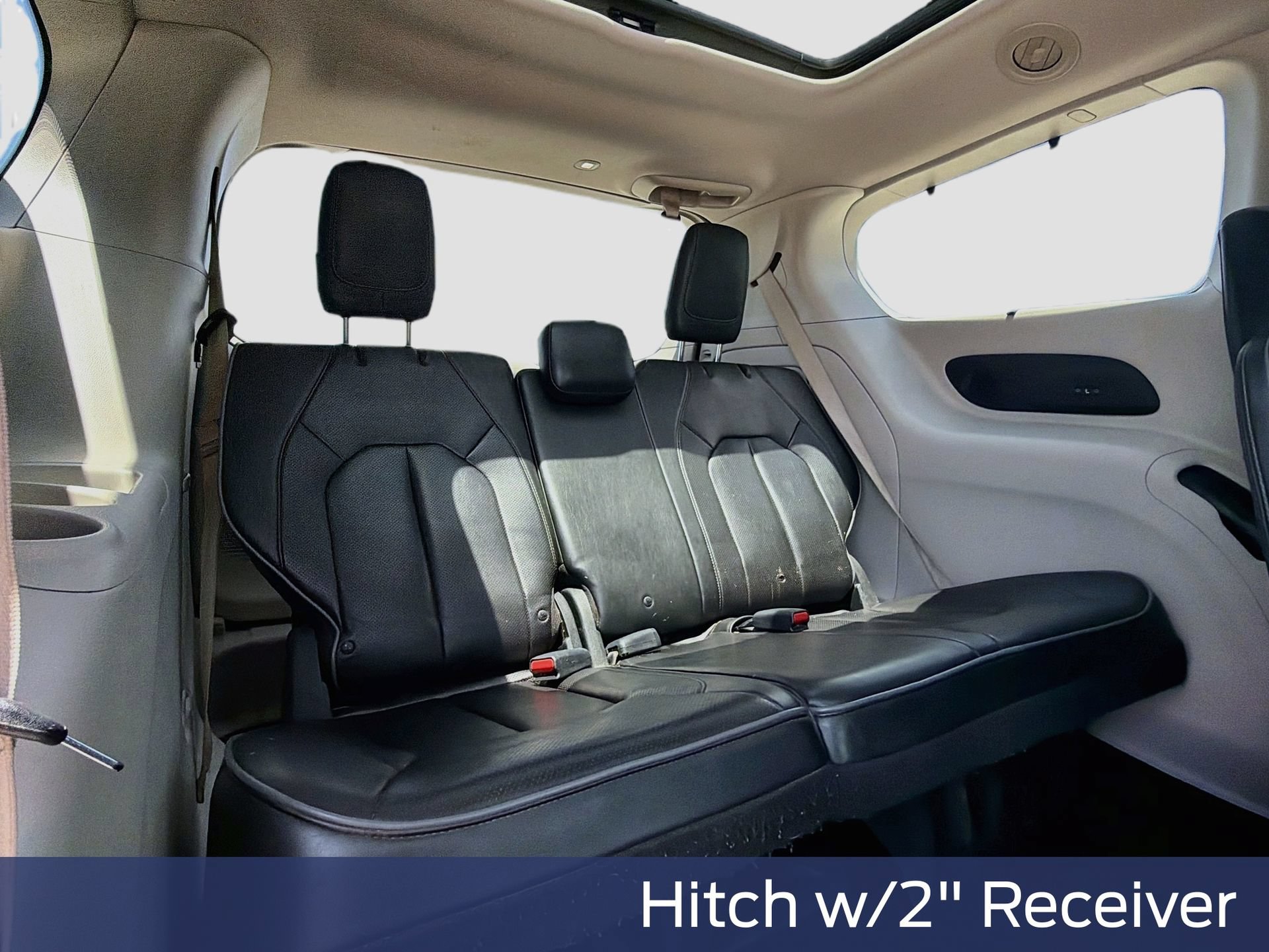 Used 2018 Chrysler Pacifica Limited w/ Tire & Wheel Group FWD image 34