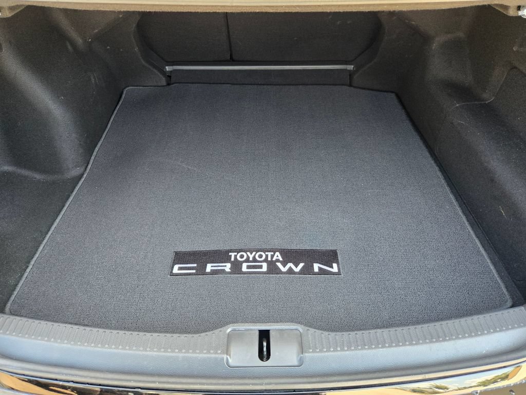 Used 2025 Toyota Crown Platinum AWD/4WD image 30