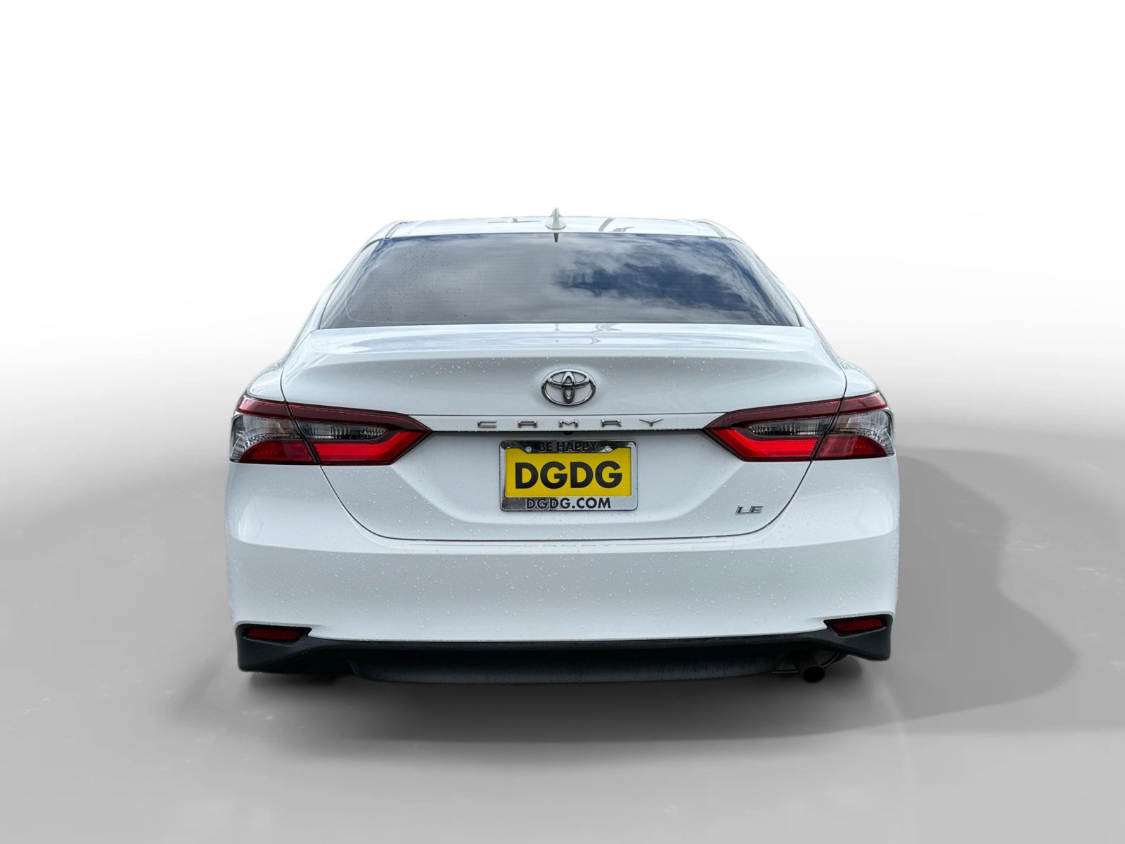 Used 2023 Toyota Camry LE image 4