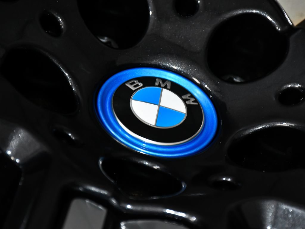 Used 2024 BMW iX xDrive50 w/ Sport Package AWD/4WD image 86