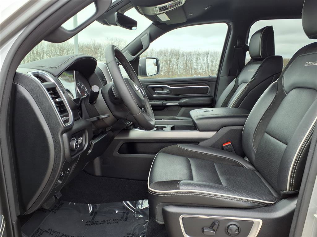 Used 2025 RAM 1500 Laramie AWD/4WD image 24