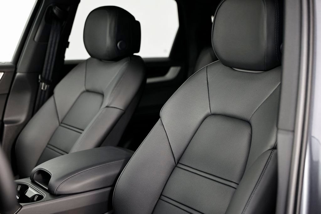 New 2026 Porsche Cayenne AWD/4WD image 22