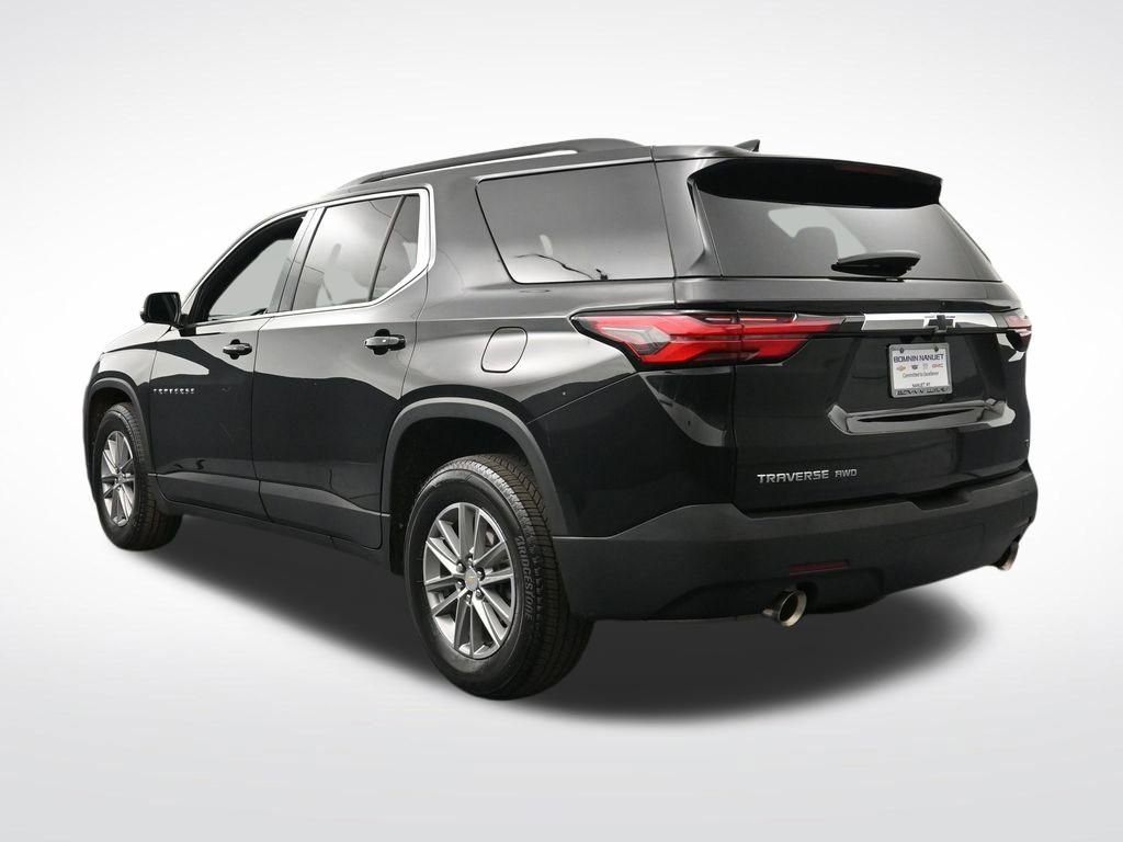 Used 2023 Chevrolet Traverse LT image 3