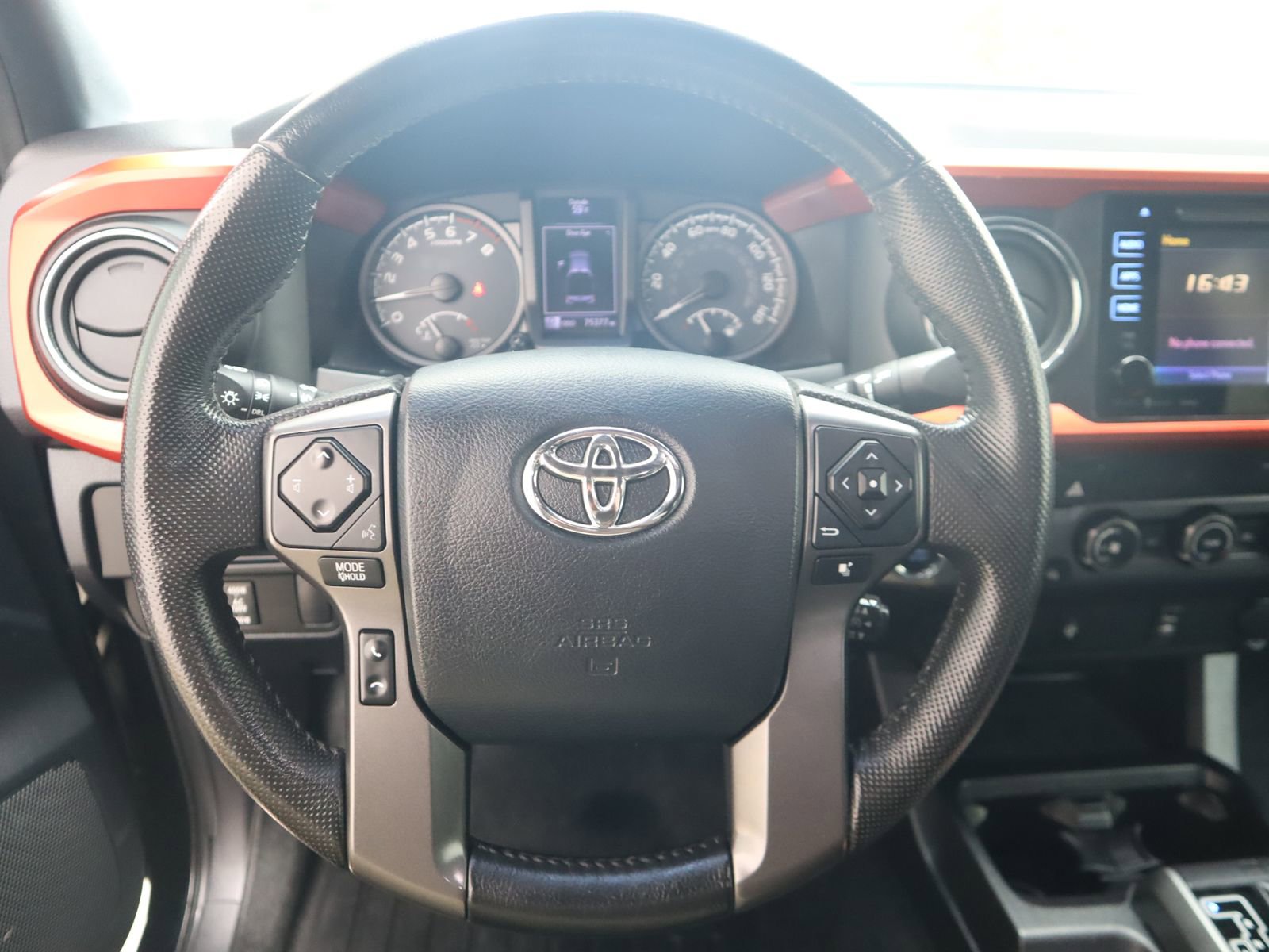 Used 2016 Toyota Tacoma TRD Off-Road w/ Towing Package AWD/4WD image 30
