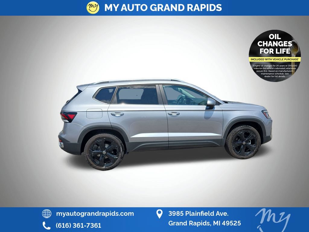 Used 2025 Volkswagen Taos SEL w/ Black Wheel Plus Package AWD/4WD image 8
