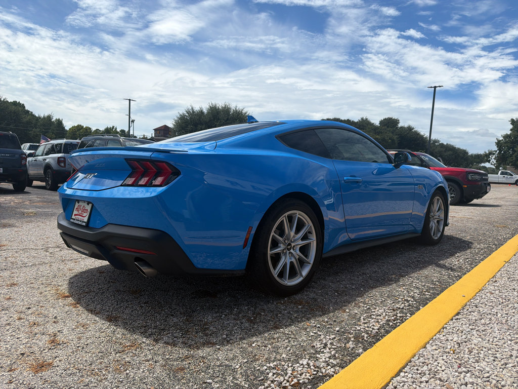 Used 2025 Ford Mustang GT Premium RWD image 6