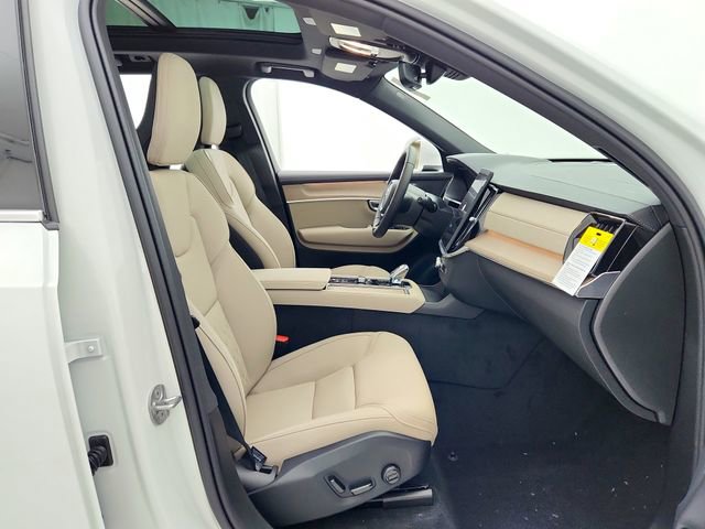 New 2026 Volvo XC90 B6 Core image 18