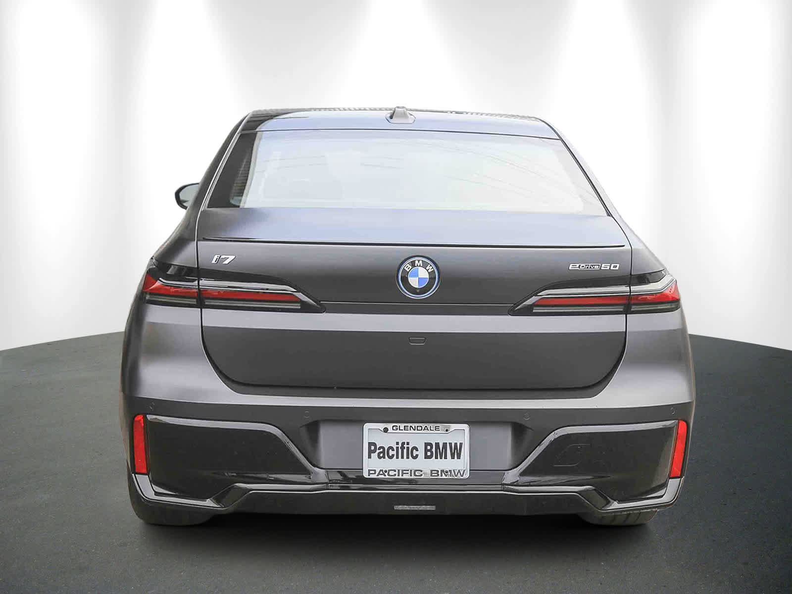 Used 2025 BMW i7 eDrive50 w/ M Sport Package image 5