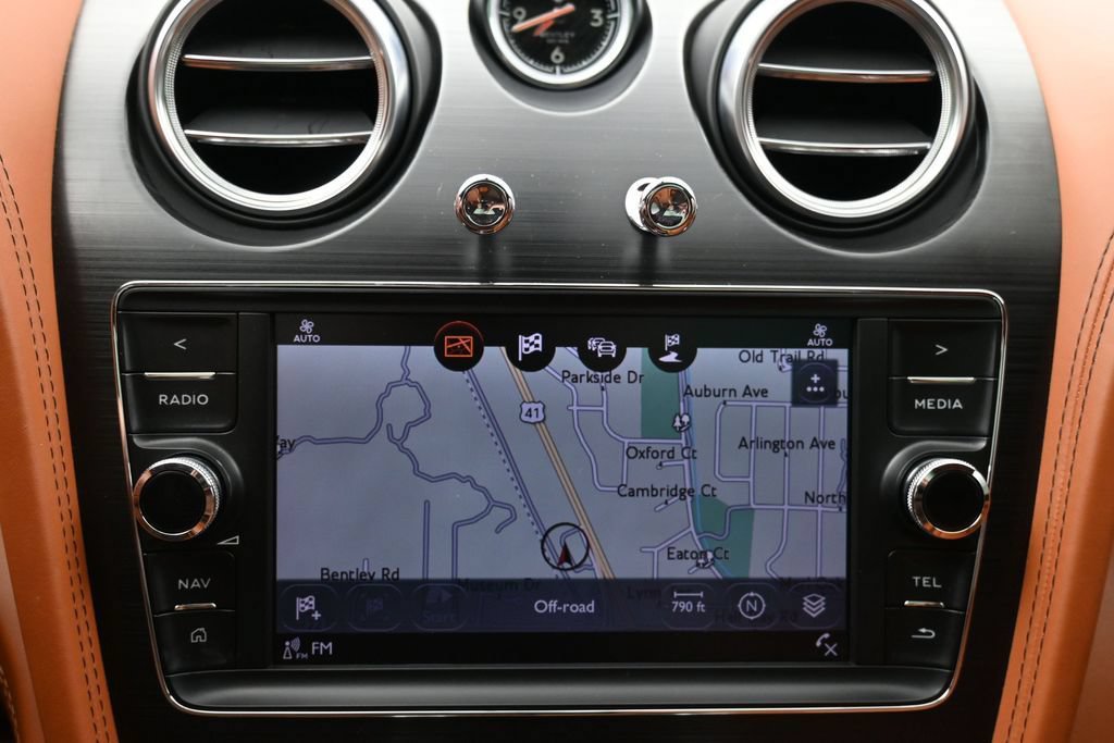 Used 2019 Bentley Bentayga AWD/4WD image 14