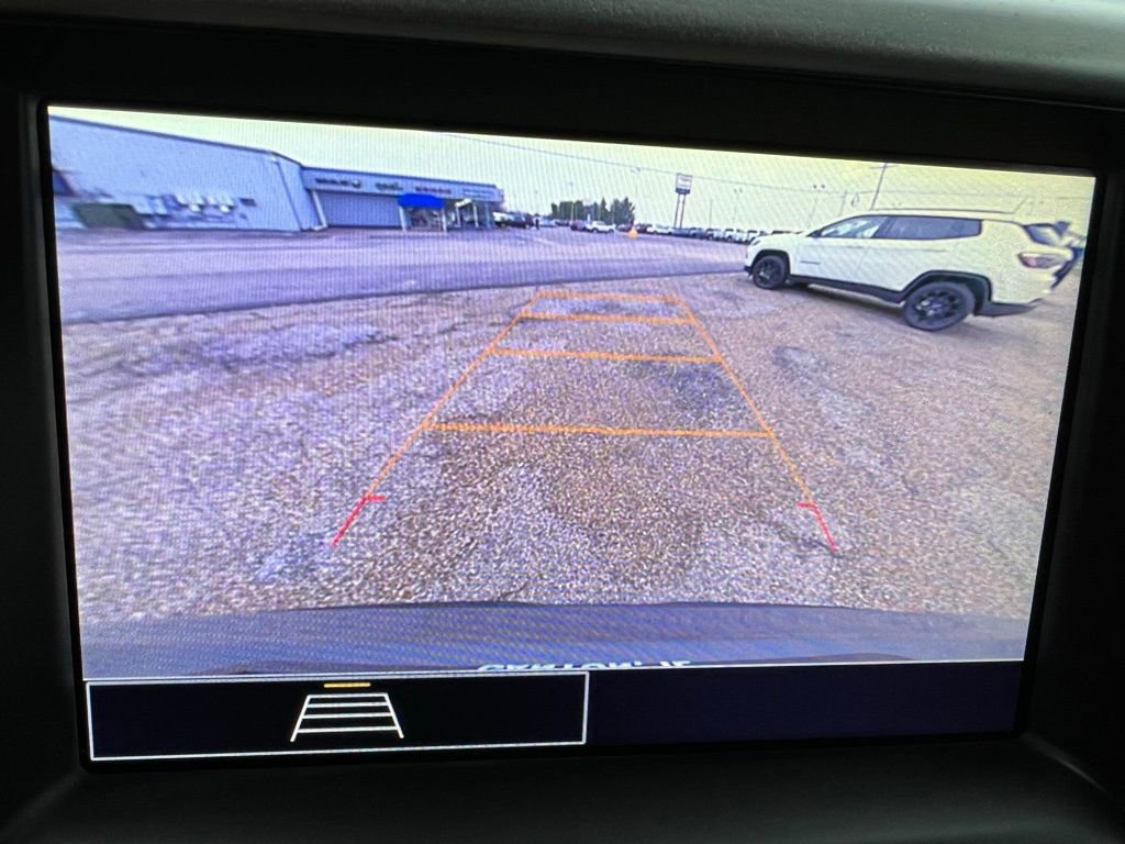 Used 2023 GMC Acadia SLE w/ Driver Convenience Package image 34