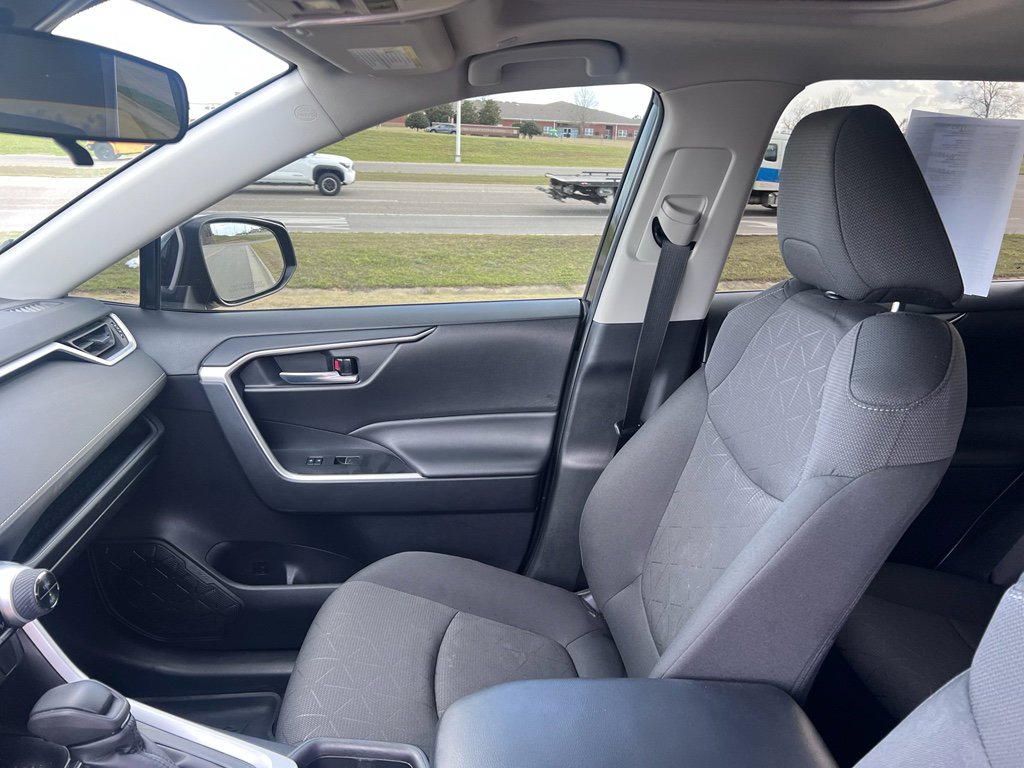 Used 2024 Toyota RAV4 XLE w/ Convenience Package image 15