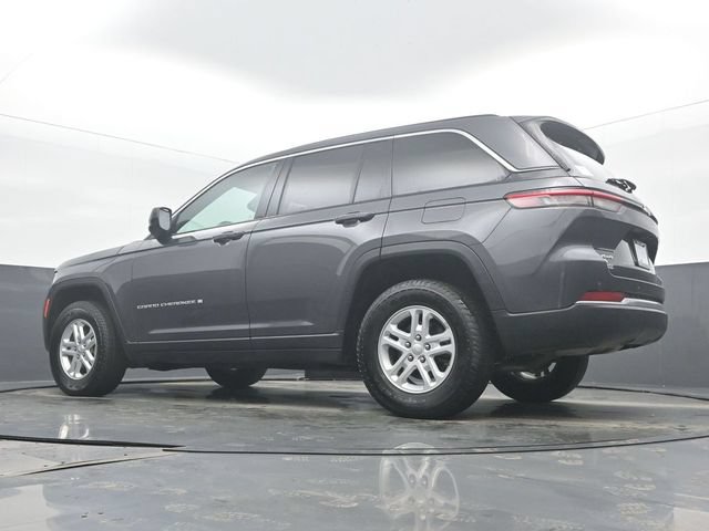Used 2024 Jeep Grand Cherokee Laredo AWD/4WD image 48