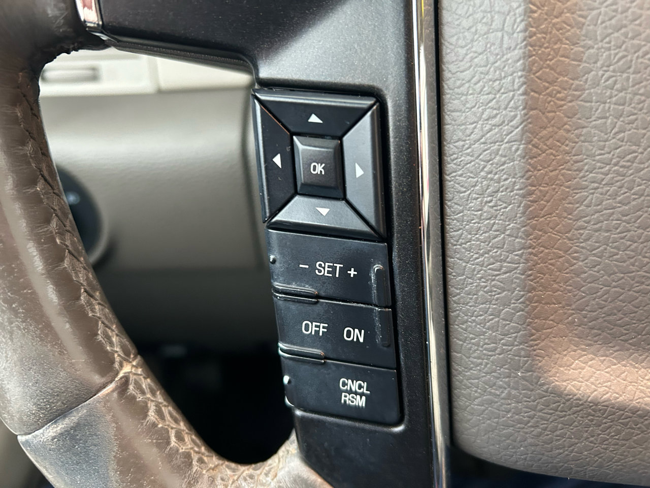 Used 2015 Lincoln Navigator L 4WD image 19