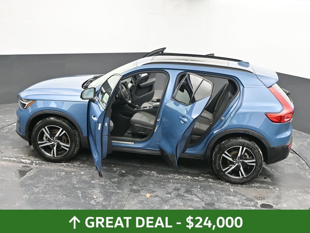 Used 2024 Volvo XC40 B5 Core image 61