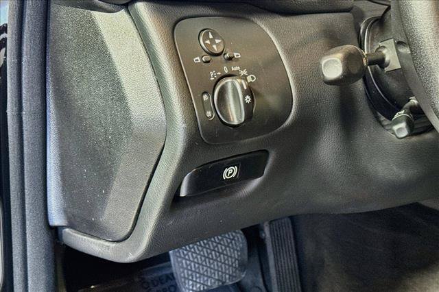 Used 2006 Mercedes-Benz C 350 Sedan image 10
