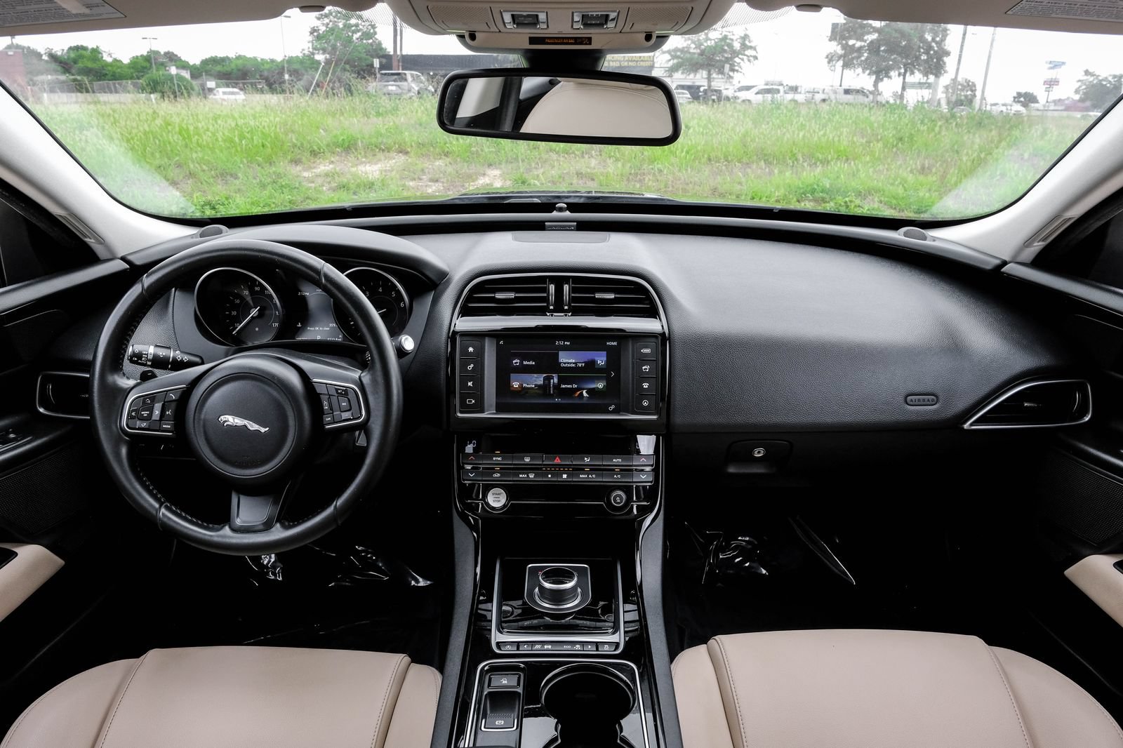 Used 2017 Jaguar XE RWD image 12