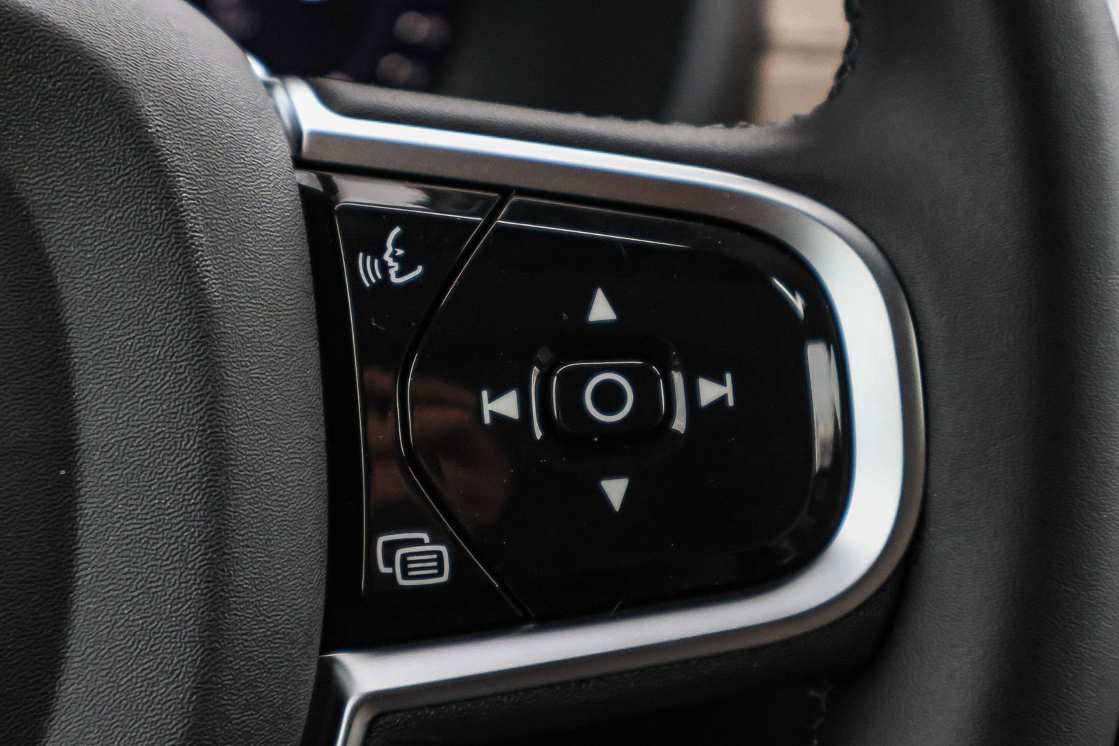 New 2026 Volvo XC90 B5 Plus w/ Protection Package image 34