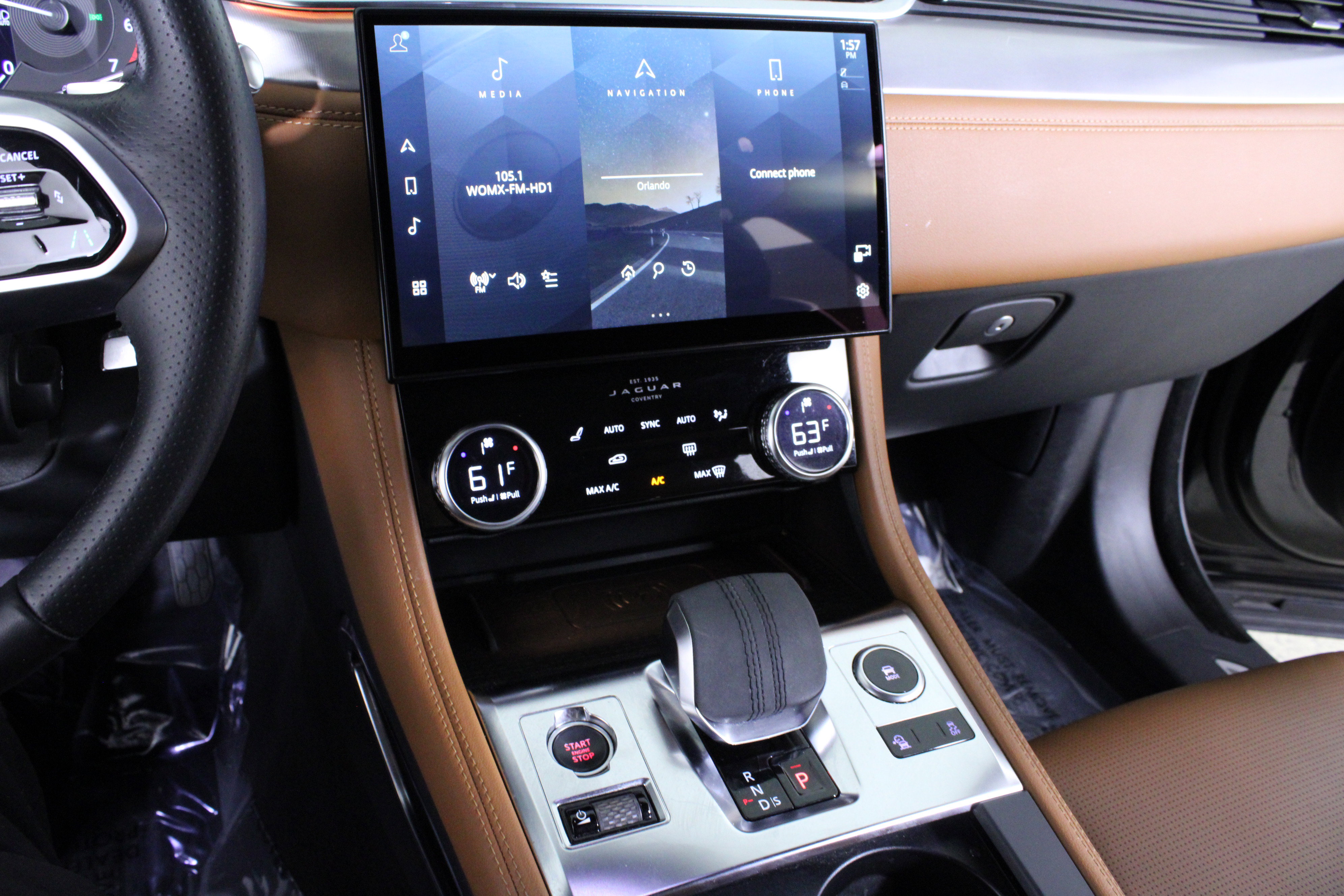 Used 2023 Jaguar F-PACE R-Dynamic S image 28