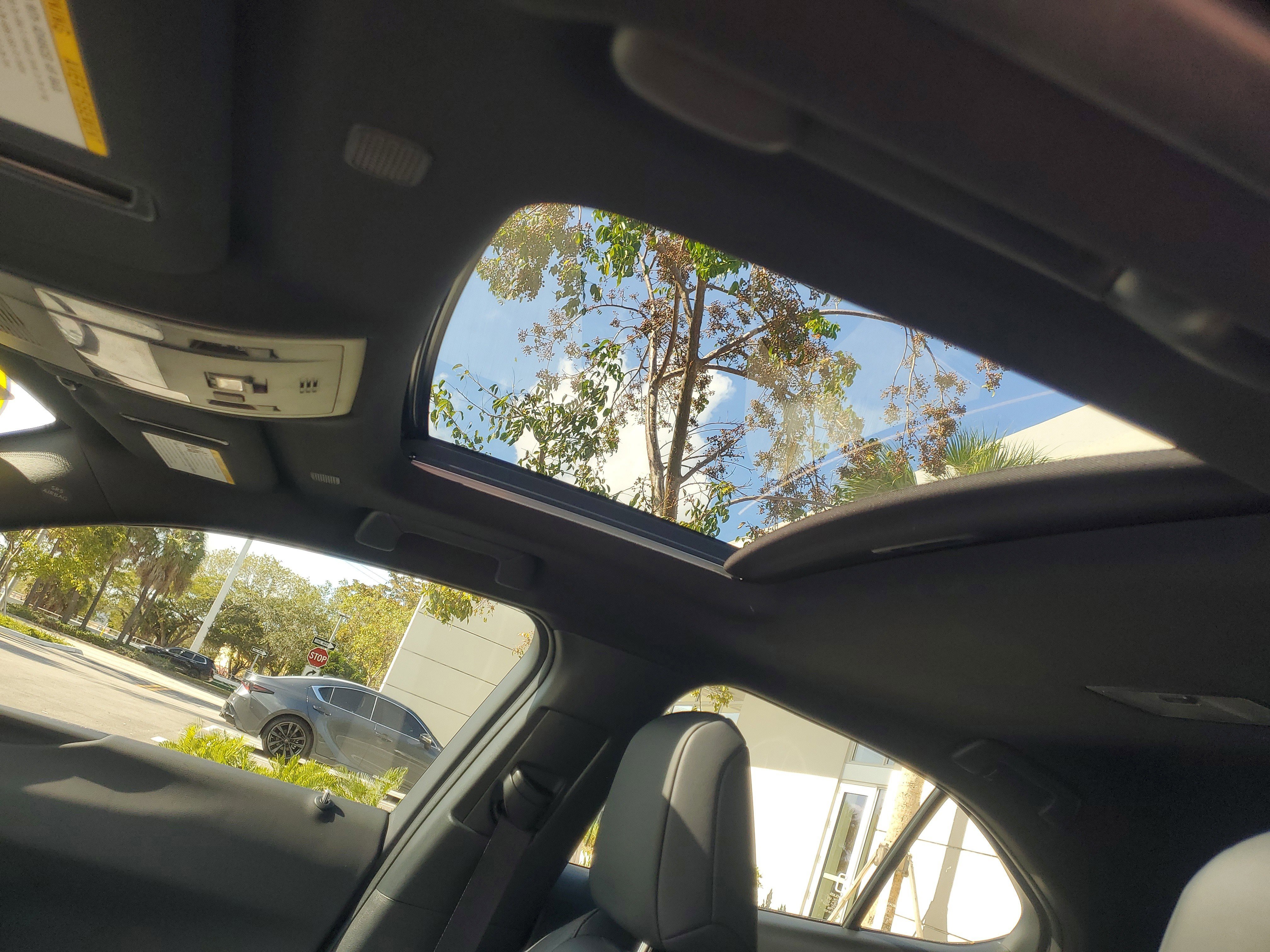 Used 2025 Lexus UX 300h FWD image 17