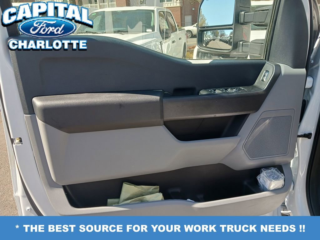 New 2026 Ford F250 XL w/ XL Chrome Package image 10