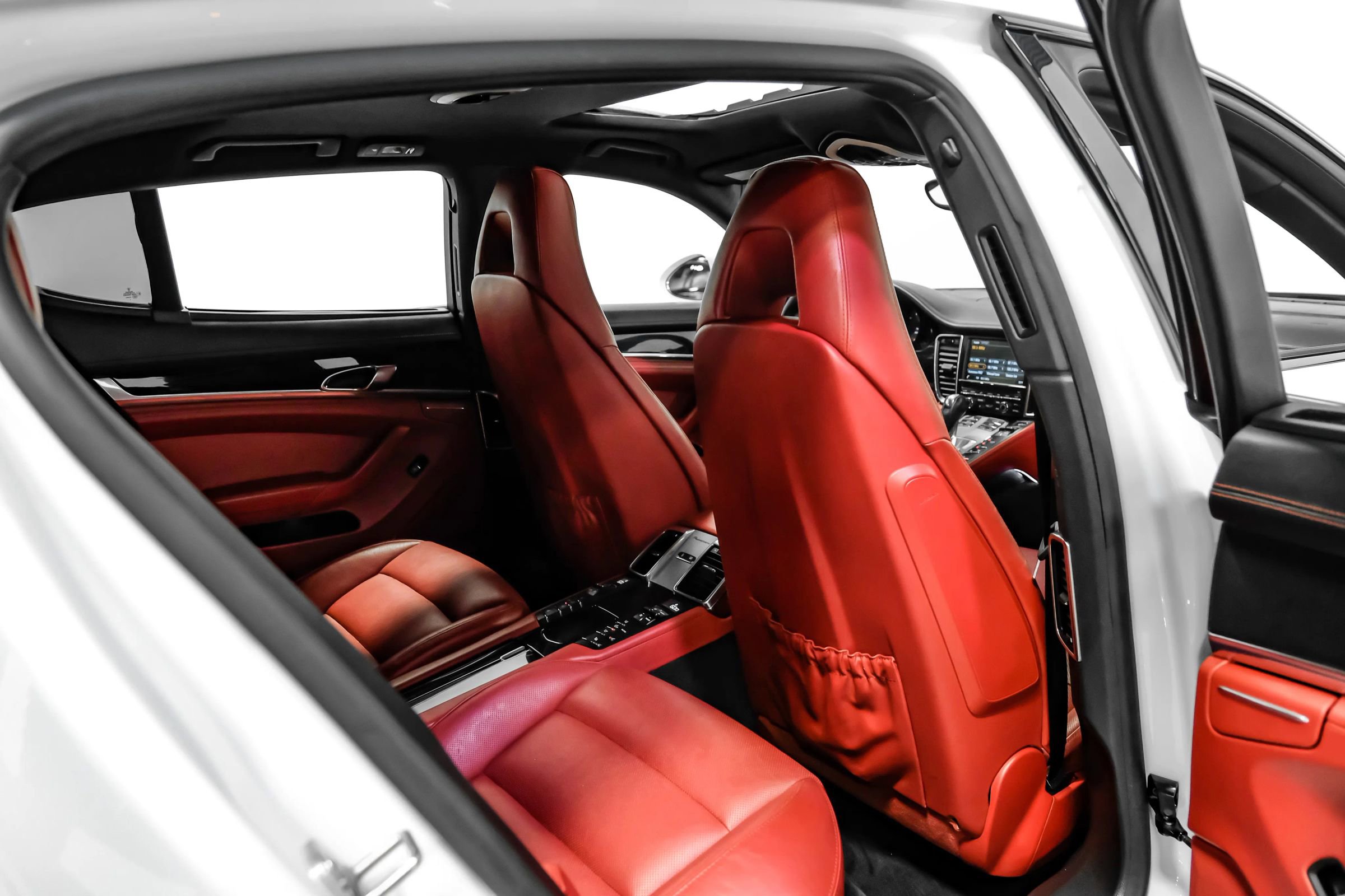 Used 2014 Porsche Panamera S image 16