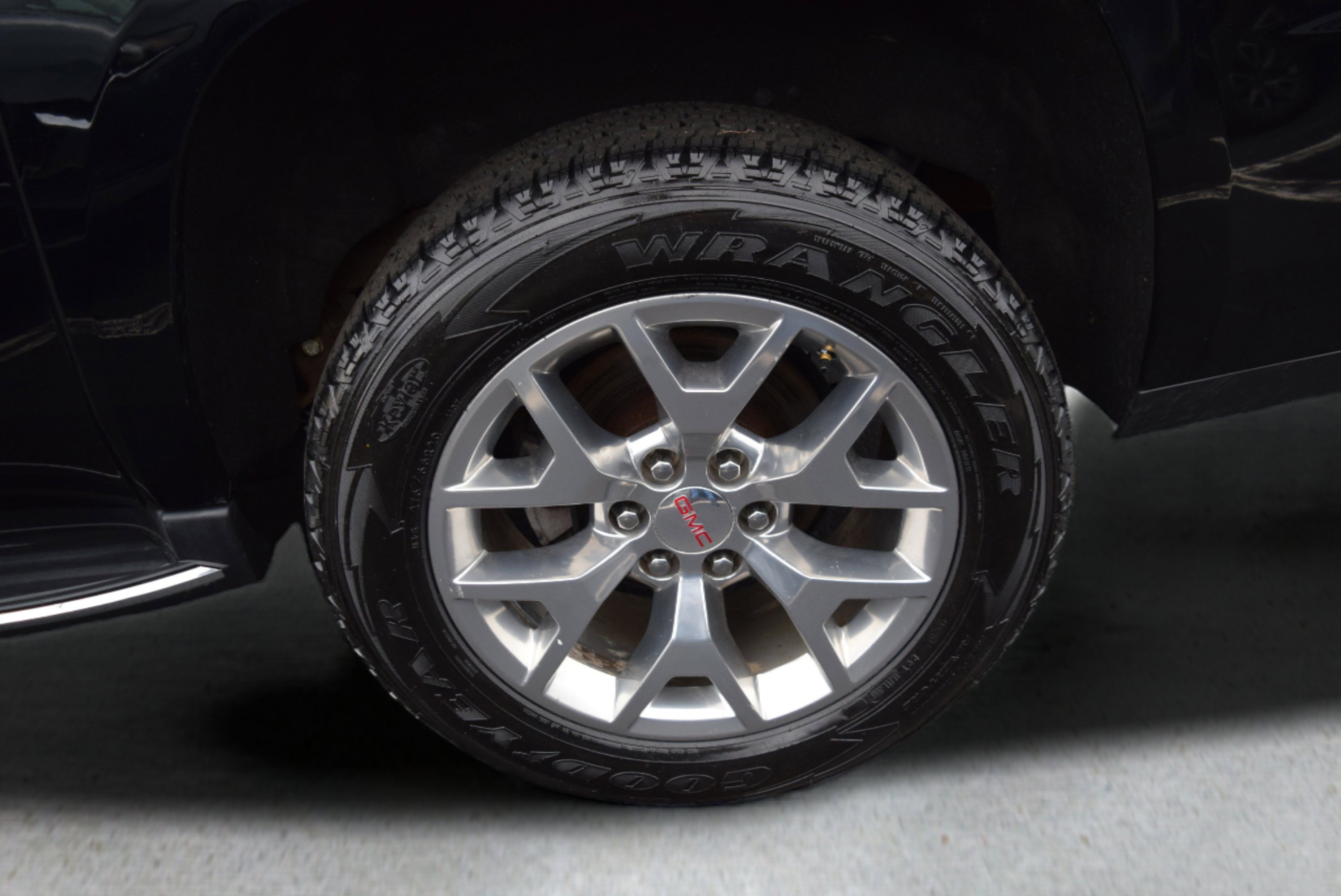 Used 2019 GMC Yukon XL SLE w/ SLE Value Package image 8