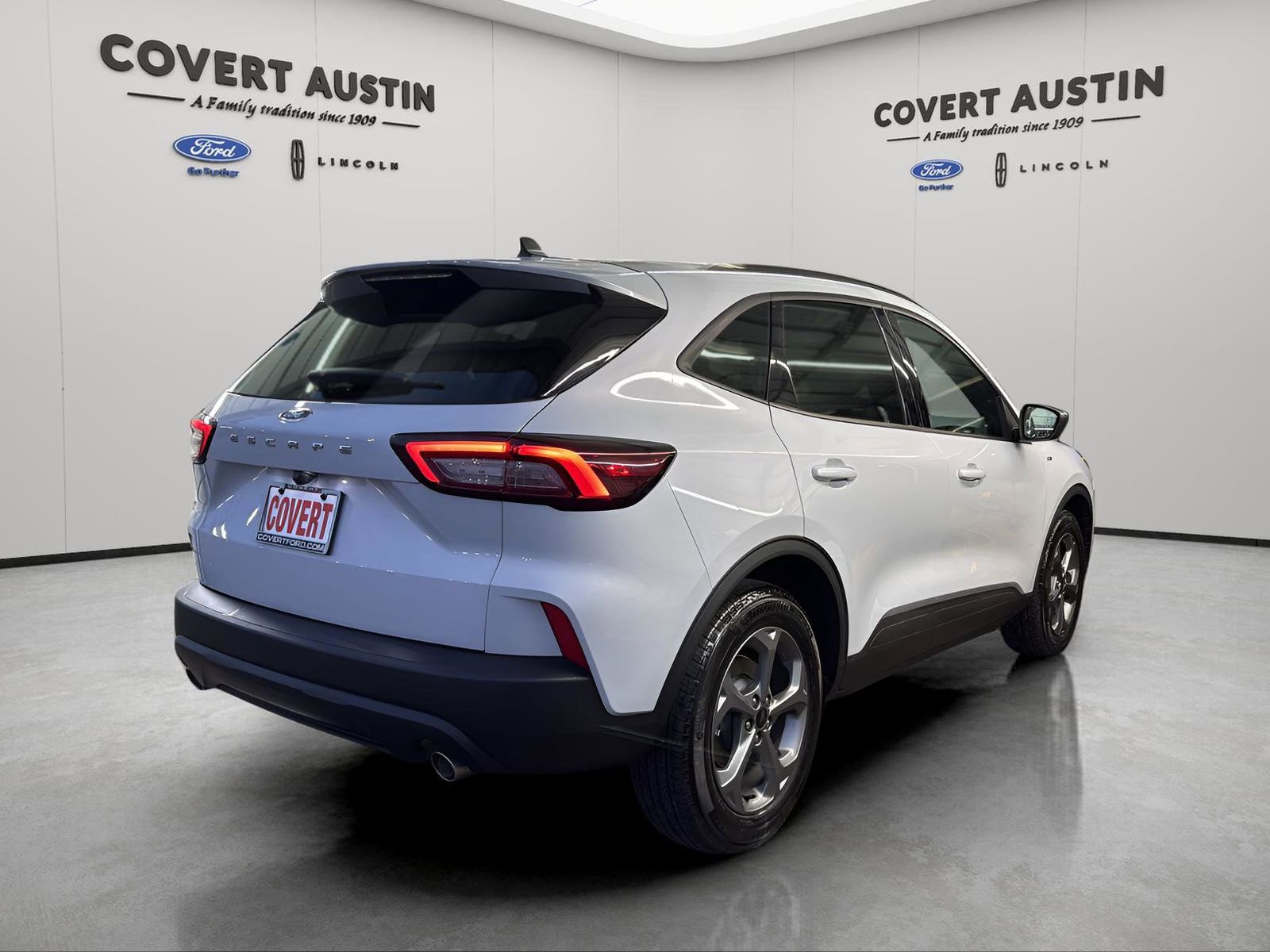 Certified 2025 Ford Escape ST-Line image 5