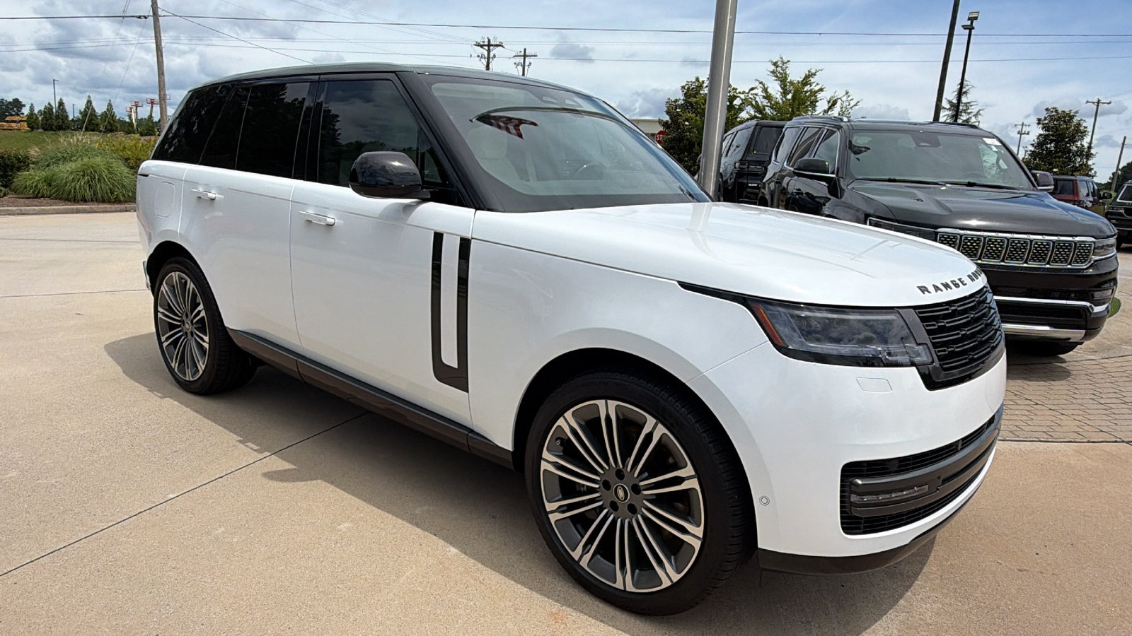 Used 2025 Land Rover Range Rover SE AWD/4WD image 5