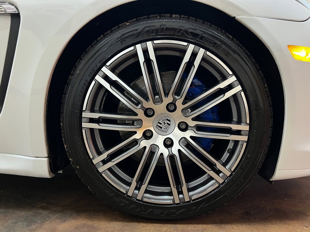 Used 2013 Porsche Panamera 4 image 11