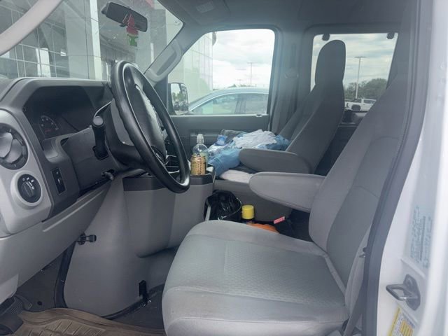Used 2010 Ford E-350 and Econoline 350 XLT RWD image 7
