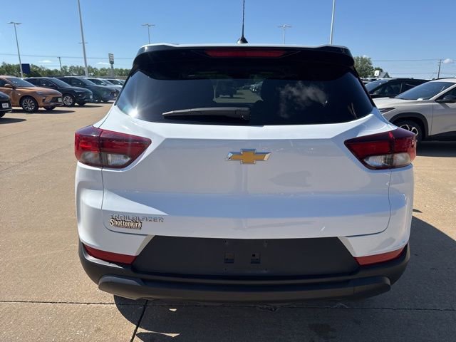 Used 2025 Chevrolet TrailBlazer LS w/ LS Convenience Package FWD image 4