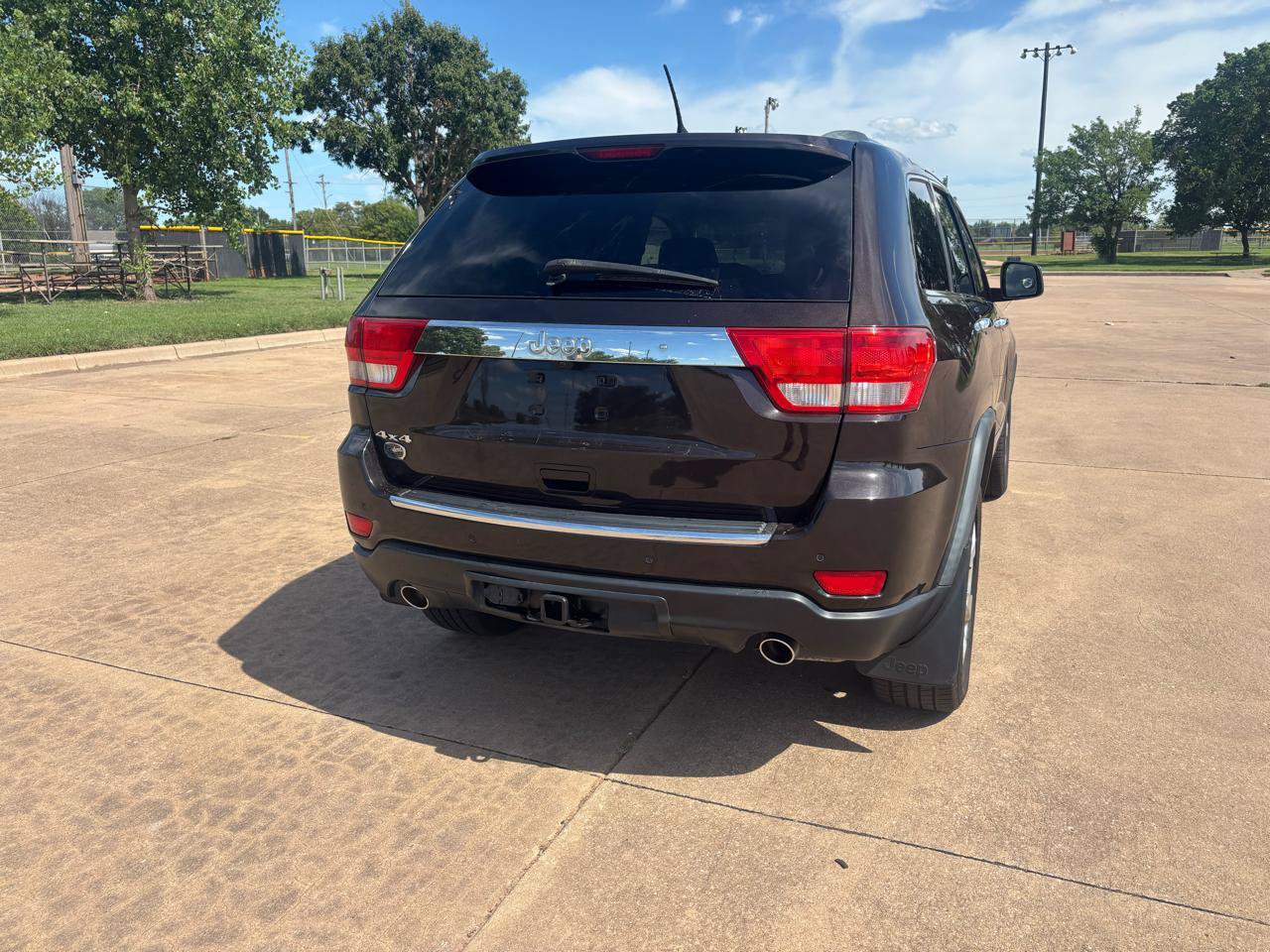 Used 2011 Jeep Grand Cherokee Overland Summit AWD/4WD image 33