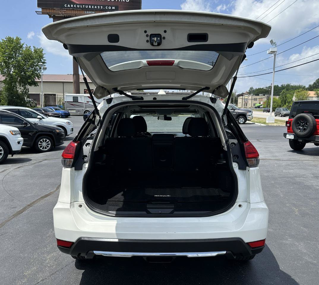 Used 2017 Nissan Rogue SV AWD/4WD image 36
