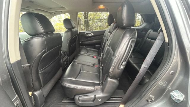 Used 2018 Nissan Pathfinder SL w/ SL Premium Package image 12
