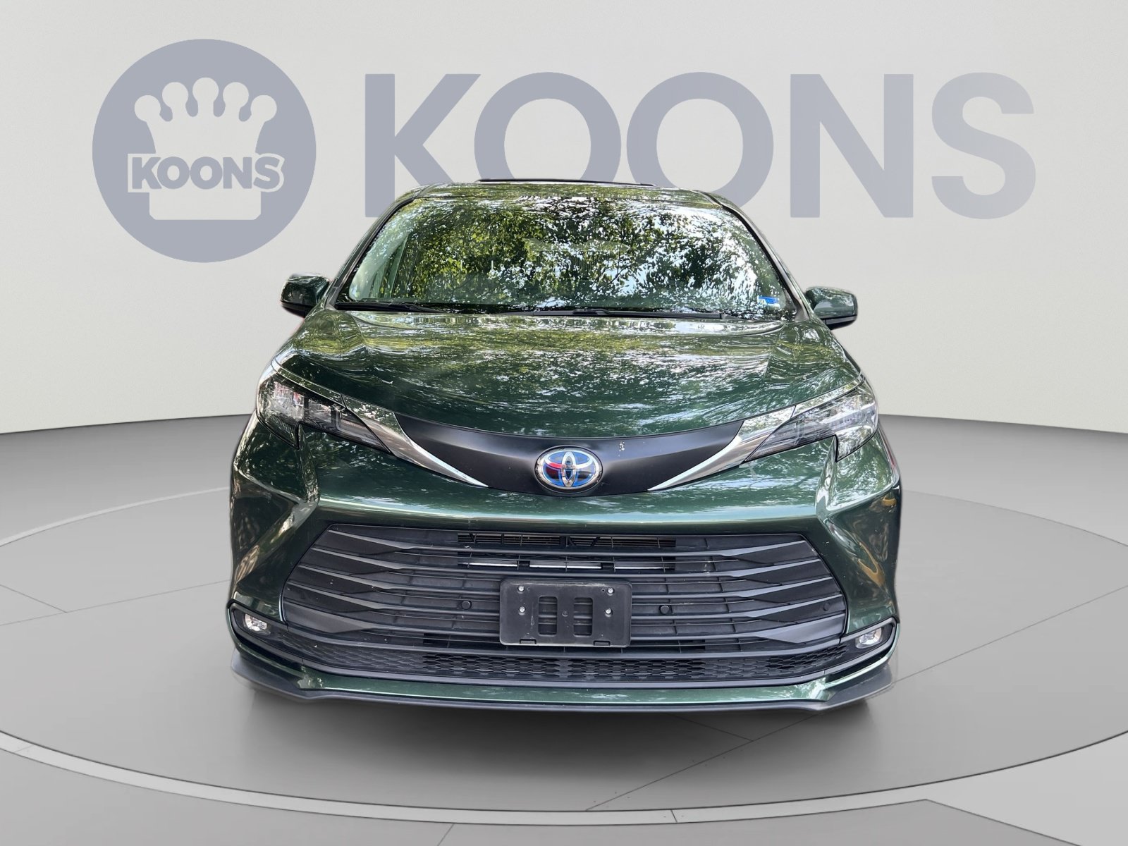 Used 2025 Toyota Sienna XLE AWD/4WD image 8