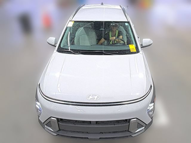 Used 2025 Hyundai Kona SEL AWD/4WD image 3