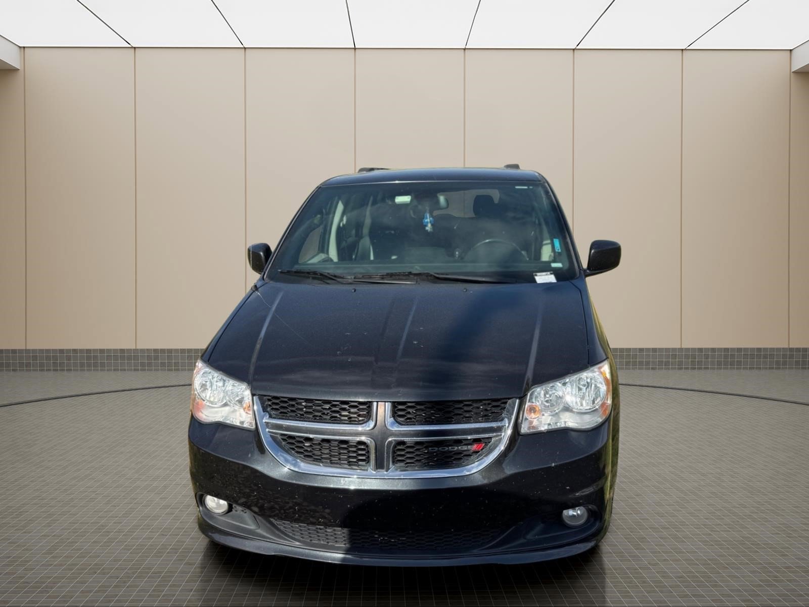 Used 2019 Dodge Grand Caravan SXT image 7