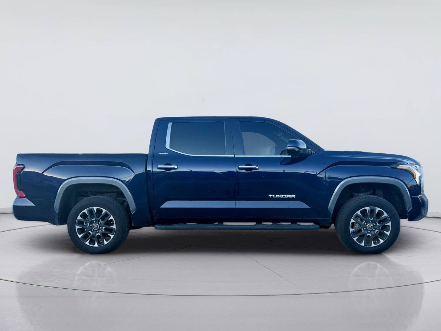 Used 2023 Toyota Tundra Limited AWD/4WD image 2