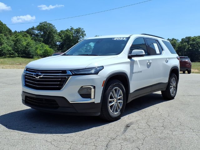 Used 2023 Chevrolet Traverse LT AWD/4WD image 3