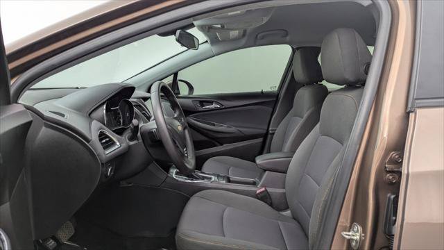 Used 2019 Chevrolet Cruze LS w/ LS Convenience Package FWD image 14