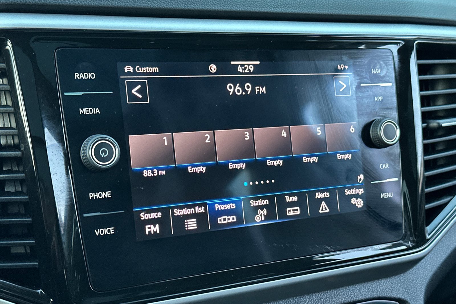 Used 2022 Volkswagen Atlas SEL image 19