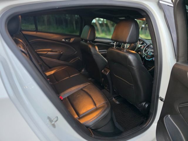 Used 2018 Chevrolet Cruze Premier image 25