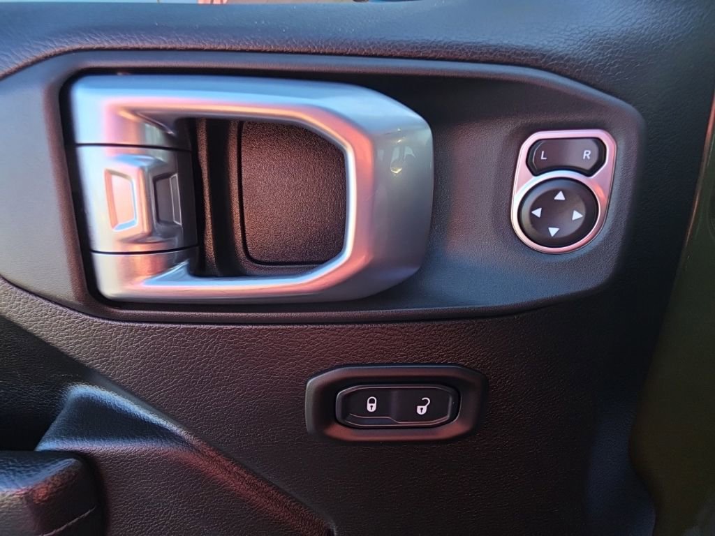 Used 2022 Jeep Gladiator Sport AWD/4WD image 18